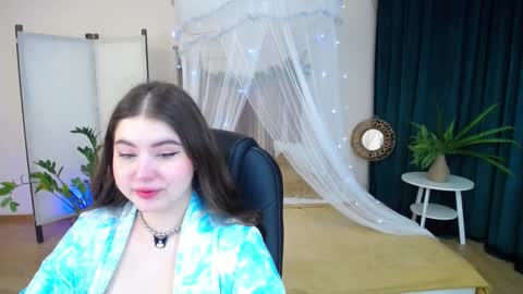 nicolefoxery online show from 25, 1, 2025