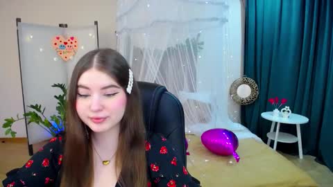nicolefoxery online show from 15, 2, 2025