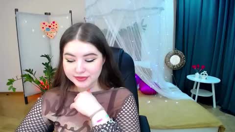 nicolefoxery online show from 18, 2, 2025