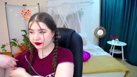 nicolefoxery online show from 19, 2, 2025
