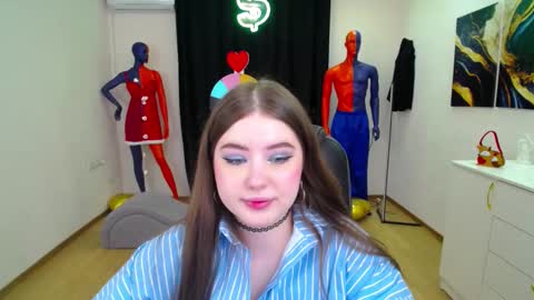 nicolefoxery online show from 25, 2, 2025