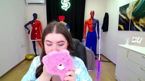 nicolefoxery online show from 5, 3, 2025
