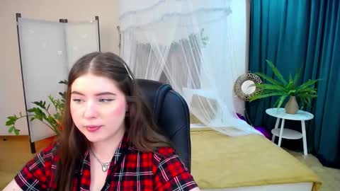 nicolefoxery online show from 8, 3, 2025