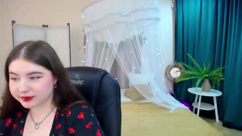 nicolefoxery online show from 8, 3, 2025