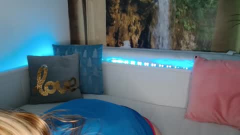 Snapshot of nicolelinharts chatting on 26, 11, 2025 Birthday online show from 26, 11, 2025