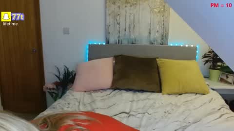 Snapshot of nicolelinharts chatting on 7, 1, 2026 Birthday online show from 7, 1, 2026