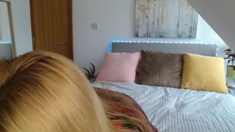 Snapshot of nicolelinharts chatting on 25, 3, 2026 Birthday online show from 25, 3, 2026