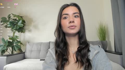 Snapshot of nicoleluuv chatting on 7, 2, 2025 Dua Lipa online show from 7, 2, 2025