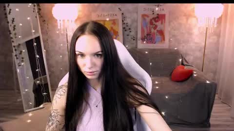 Nicole online show from 15, 6, 2026