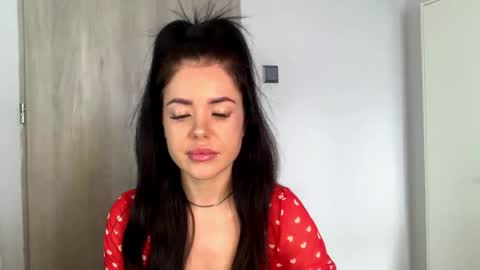 Nicole online show from 9, 4, 2026