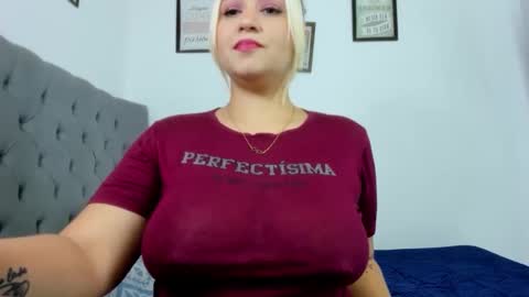 Snapshot of nicolewind_ chatting on 27, 9, 2025  ELIZABETH  online show from 27, 9, 2025