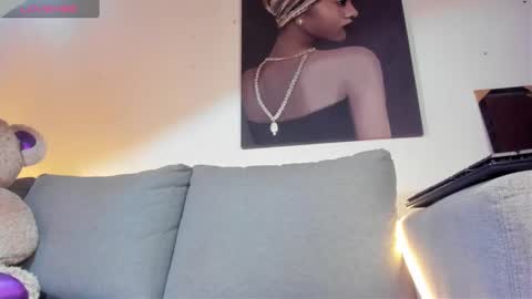 Snapshot of nicolle_ds chatting on 10, 1, 2025 Nicol online show from 10, 1, 2025