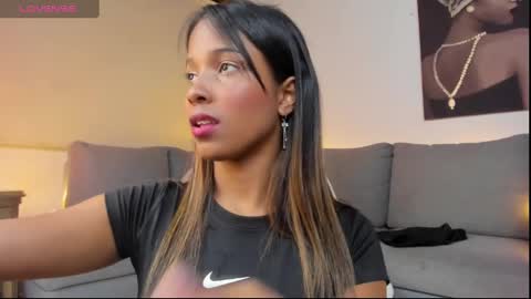Snapshot of nicolle_ds chatting on 17, 1, 2025 Nicol online show from 17, 1, 2025
