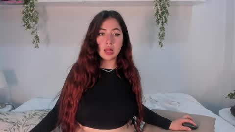 nicolle_evanss_ online show from 13, 5, 2026
