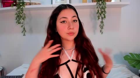 nicolle_evanss_ online show from 26, 5, 2026