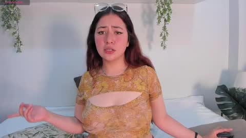 nicolle_evanss_ online show from 28, 5, 2026