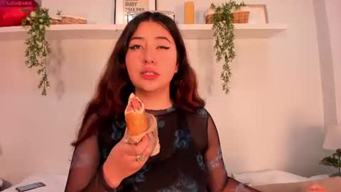 Snapshot of nicolle_evanss_ chatting on 27, 6, 2026 nicolle_evanss_ online show from 27, 6, 2026