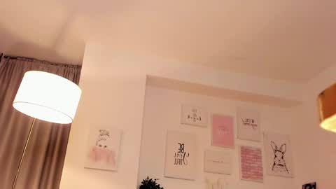 Nicolle online show from 12, 3, 2025