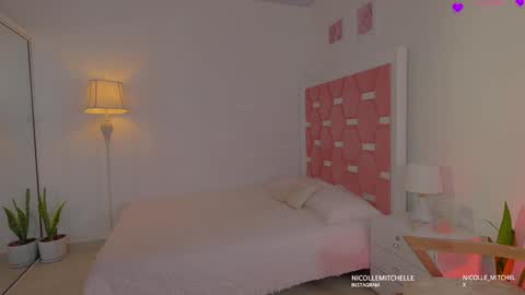  NEW instagram nicollemitchelle online show from 23, 9, 2025