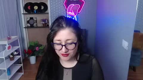 Nicolle  online show from 28, 7, 2026
