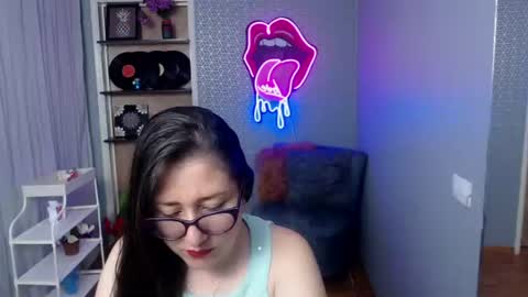 Nicolle  online show from 1, 8, 2026