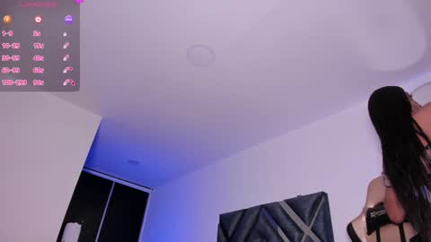   facebook nicolle delgado online show from 4, 12, 2024