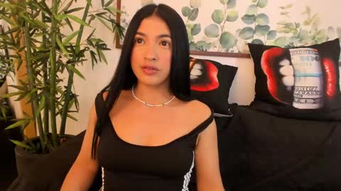 Snapshot of nicollelima chatting on 28, 2, 2025 Nicolle Lima online show from 28, 2, 2025