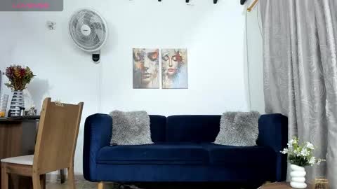 Snapshot of nicollelima chatting on 21, 10, 2025 Nicolle Lima online show from 21, 10, 2025