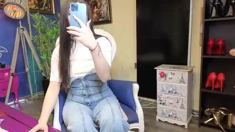 Snapshot of nicollepalmer chatting on 4, 3, 2025 Nicolle online show from 4, 3, 2025