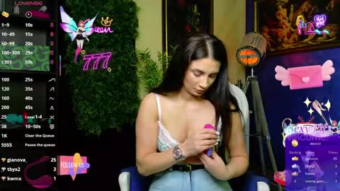 Nicolle online show from 6, 6, 2026