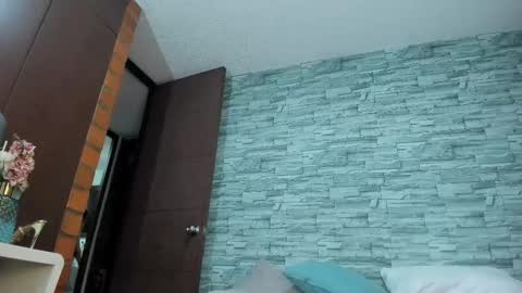 nicollesofia3 online show from 15, 2, 2025