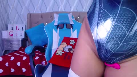 Nicolle Miley online show from 22, 12, 2024