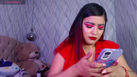 Nicolle Miley online show from 9, 2, 2025