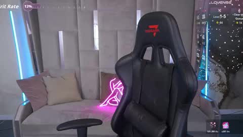 Nicole online show from 21, 10, 2025