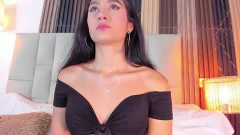 Snapshot of nicolqueen_ chatting on 7, 4, 2026 NICOL online show from 7, 4, 2026
