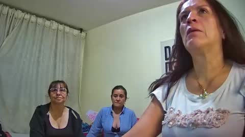 Snapshot of nicoltatiana_ chatting on 15, 10, 2025 nicoltatiana_ online show from 15, 10, 2025