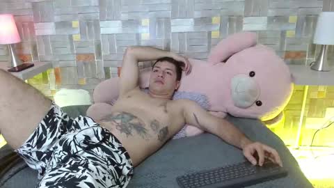 Snapshot of nicoo_2036 chatting on 19, 10, 2025 nicoo_2036 online show from 19, 10, 2025