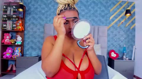 Snapshot of niiamoore_ chatting on 27, 3, 2026 NiiaMoore online show from 27, 3, 2026