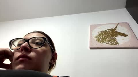 Anni online show from 1, 2, 2025