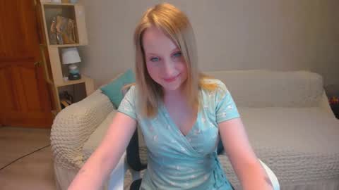 Snapshot of nikarocks chatting on 1, 2, 2025 nikarocks online show from 1, 2, 2025