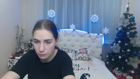 nikastarkk online show from 5, 12, 2024