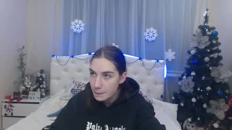 nikastarkk online show from 8, 12, 2024
