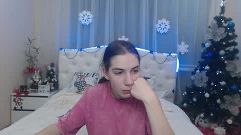 nikastarkk online show from 9, 12, 2024