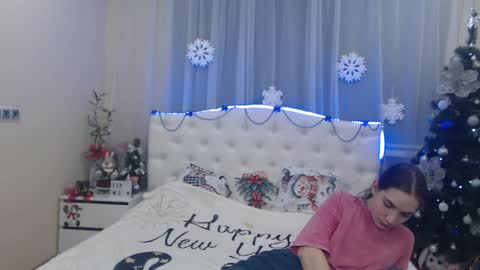 nikastarkk online show from 10, 12, 2024