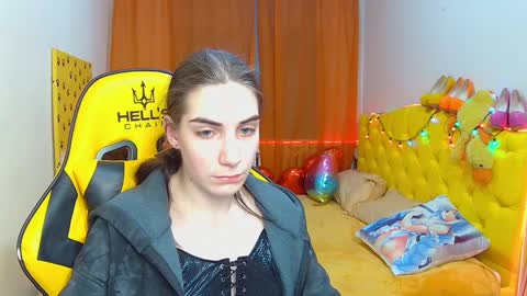 nikastarkk online show from 27, 2, 2025