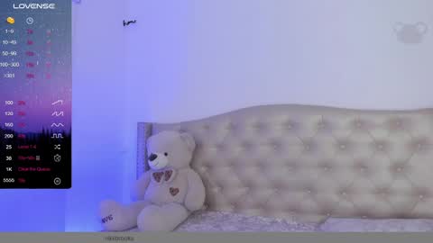 Snapshot of nikiibrooks chatting on 2, 3, 2025 Niikii online show from 2, 3, 2025