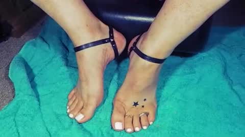 nikisissyfeet online show from 19, 1, 2026