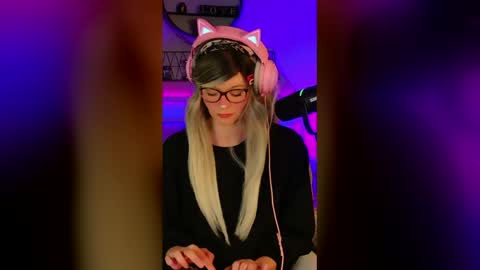 Kitty Chatte online show from 13, 5, 2026