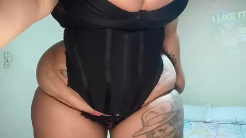 Snapshot of nikki_gray chatting on 24, 5, 2026 Nikkita online show from 24, 5, 2026