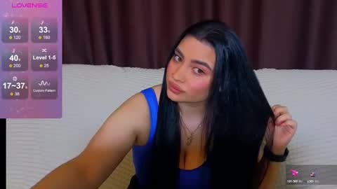 Snapshot of nikki_kardashian chatting on 7, 2, 2025 Nikki Kardashian online show from 7, 2, 2025